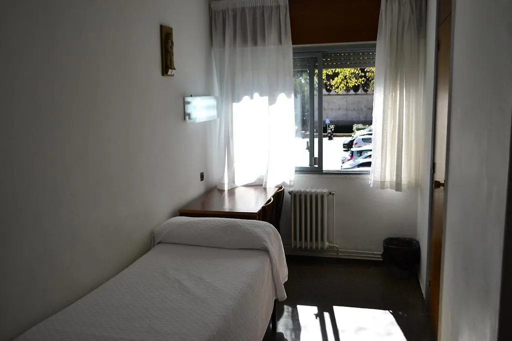 **  Residencia Salesiana Marti-Codolar Affittacamere Barcellona Spagna