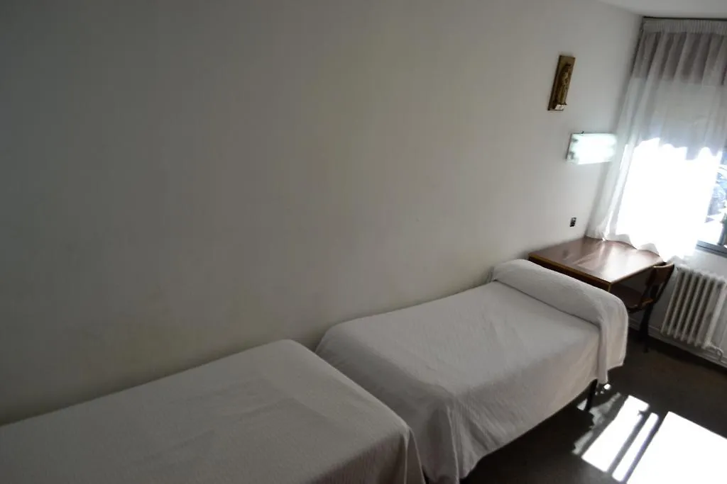 Residencia Salesiana Marti-Codolar Affittacamere Barcellona