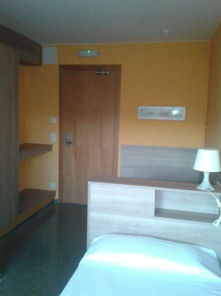 **  Penzion Residencia Salesiana Marti-Codolar Barcelona Španělsko